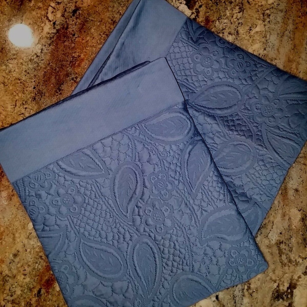 Pr Cuddledown Std Quilted Blue Floral Shams -Italy